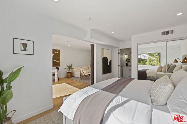 431 Montana Circle, Ojai CA: https://media.crmls.org/mediaz/8d857e93-1929-4890-bce7-9e41ac407a06.jpg