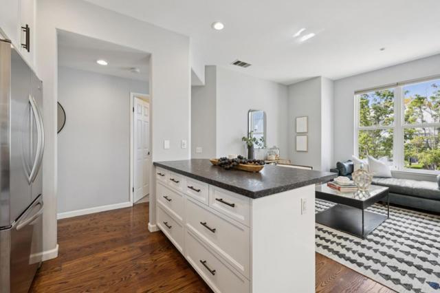 206 Village Lane, Foster City CA: https://media.crmls.org/mediaz/8d85b38c-8dd0-4b87-927d-5b7544c56214.jpg