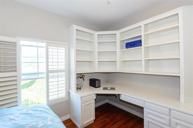11424 Miro Cir, San Diego CA: https://media.crmls.org/mediaz/8d8613d8-a37f-446c-93a1-97152d36b28a.jpg