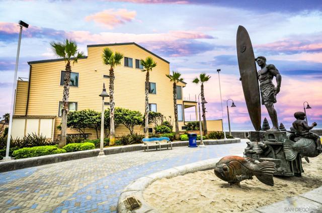 706 Ocean Ln, Imperial Beach CA: https://media.crmls.org/mediaz/8d863061-42c7-4d9d-b269-1936f8234a02.jpg