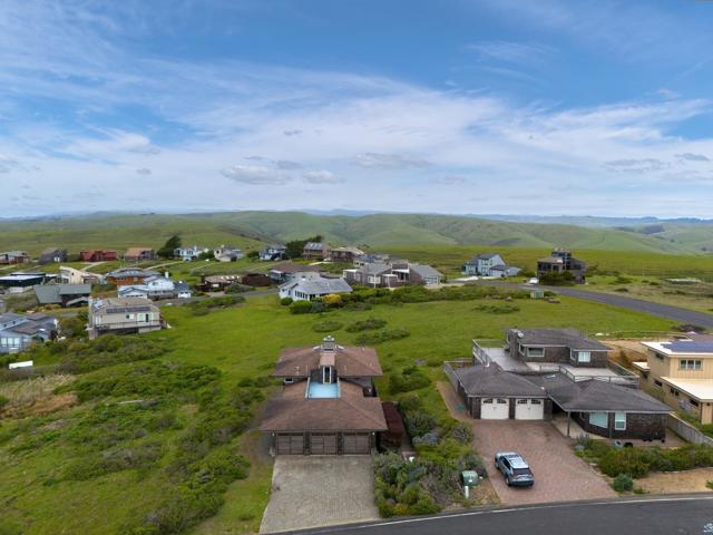 10 Maui Lane, Dillon Beach CA: https://media.crmls.org/mediaz/8d868dbb-522f-4e60-ab3d-46a23996f69f.jpg