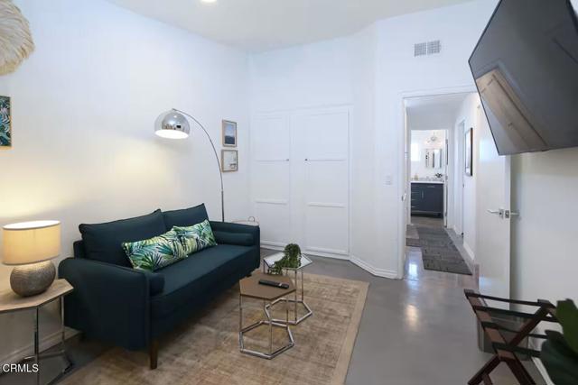 Detail Gallery Image 12 of 19 For 7824 Tujunga Ave, North Hollywood,  CA 91605 - 3 Beds | 1/1 Baths