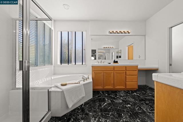 Image 44 of 60 For 868 Deer Spring Cir