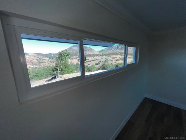 Image 4 of 28 For 11927 Keys Creek Rd