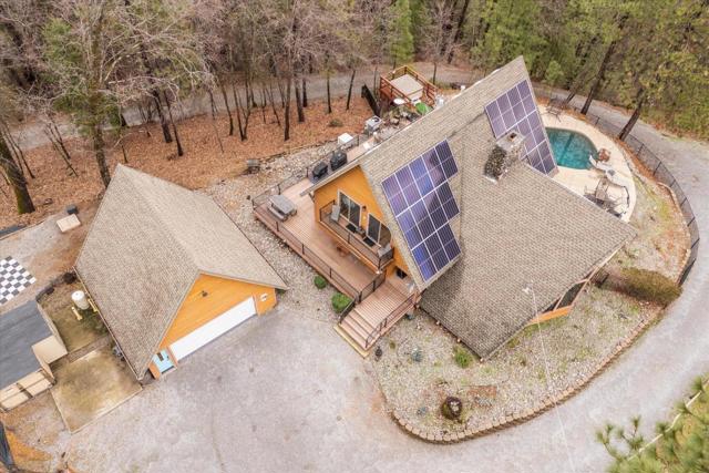 19754 Solus Campground Road, Lakehead CA: https://media.crmls.org/mediaz/8d894a26-1d8e-4567-a8ca-10b070602270.jpg