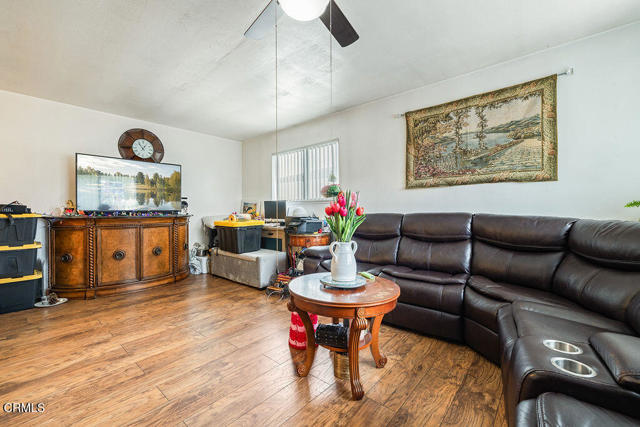 Detail Gallery Image 2 of 17 For 656 W Hemlock St, Port Hueneme,  CA 93041 - 2 Beds | 1 Baths
