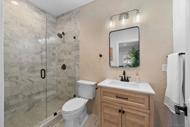 523 9th St, Imperial Beach CA: https://media.crmls.org/mediaz/8d89c64d-b936-4480-abad-52516b3b87da.jpg