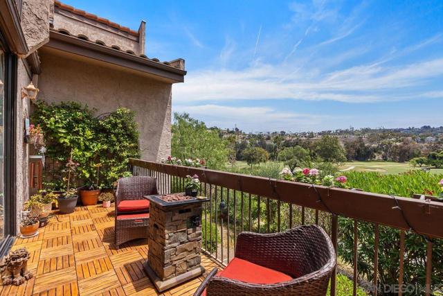 2564 Navarra Dr, Carlsbad CA: https://media.crmls.org/mediaz/8d89e2e5-2830-4721-8a91-0c25c49a5235.jpg