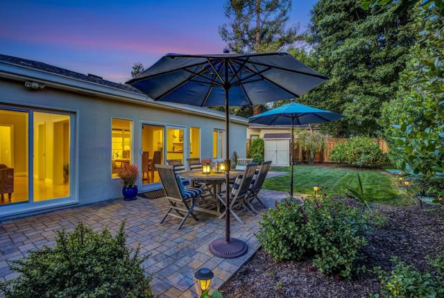 192 Oak Court, Menlo Park CA: https://media.crmls.org/mediaz/8d8a054a-ed3c-43b3-9979-23a6fa3b577a.jpg