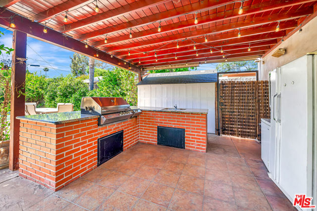 14916 Hesby Street, Sherman Oaks CA: https://media.crmls.org/mediaz/8d8a7eeb-bb35-4bad-a9e8-8863682d734c.jpg