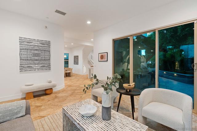 Image 16 of 45 For 674 Caylpso Pl