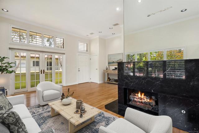 3946 La Jolla Village Dr, La Jolla CA: https://media.crmls.org/mediaz/8d8bad9c-bffc-4d96-b95f-fac474e9b374.jpg