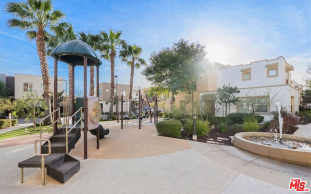552 E Carson Street, Carson CA: https://media.crmls.org/mediaz/8d8c23fd-b651-44c8-8e21-7a55f62a9de1.jpg