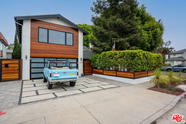 3134 Granville Avenue, Los Angeles CA: https://media.crmls.org/mediaz/8d8c3b96-d0e4-4d46-b431-8917bf20e72c.jpg