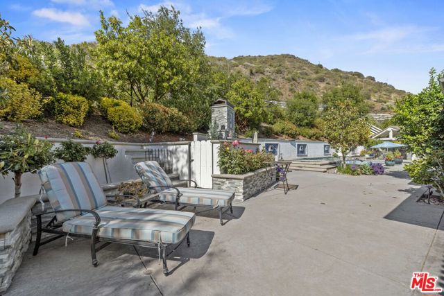 25730 Sand Canyon Road, Santa Clarita CA: https://media.crmls.org/mediaz/8d8c560d-a52f-46a2-91e1-faaa1bb564d1.jpg