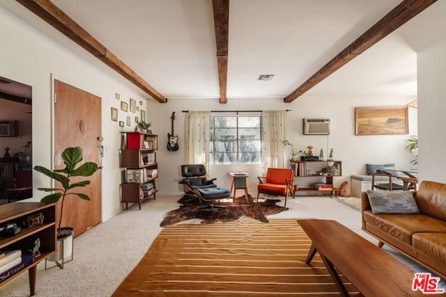 4501 Finley Avenue, 10