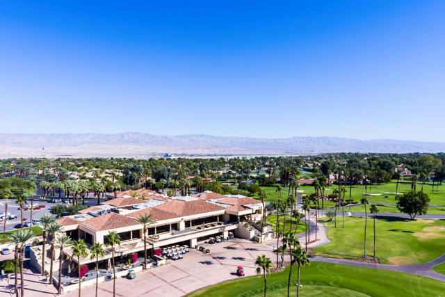 101 Mission Hills Drive, Rancho Mirage CA: https://media.crmls.org/mediaz/8d8d841c-c6b4-443c-ac53-a6d74573f987.jpg