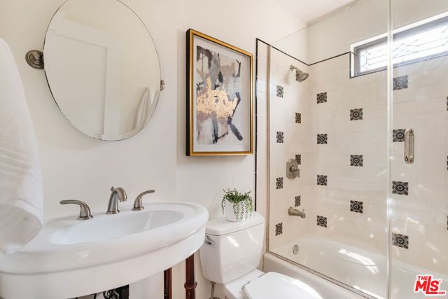 5966 Airdrome Street, Los Angeles CA: https://media.crmls.org/mediaz/8d8e06d8-4e58-4a64-9ecc-0acf818e28b5.jpg