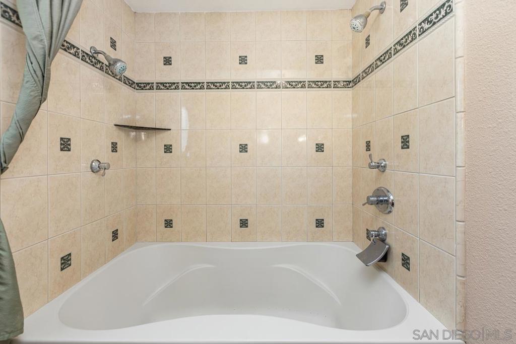 MLS #250026892SD image #59