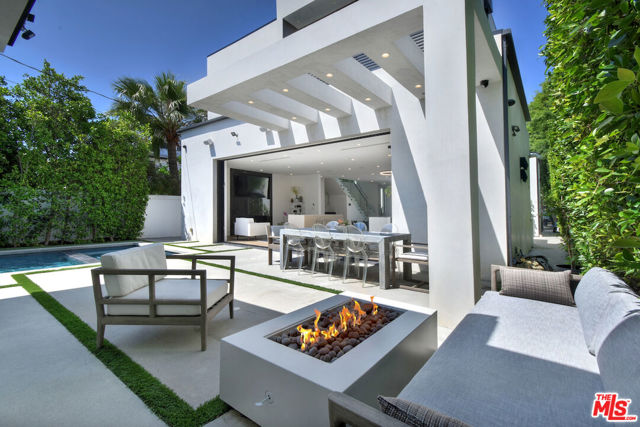 5316 Lennox, Sherman Oaks CA: https://media.crmls.org/mediaz/8d8ecfde-8911-4195-b839-78dacbde8ffb.jpg