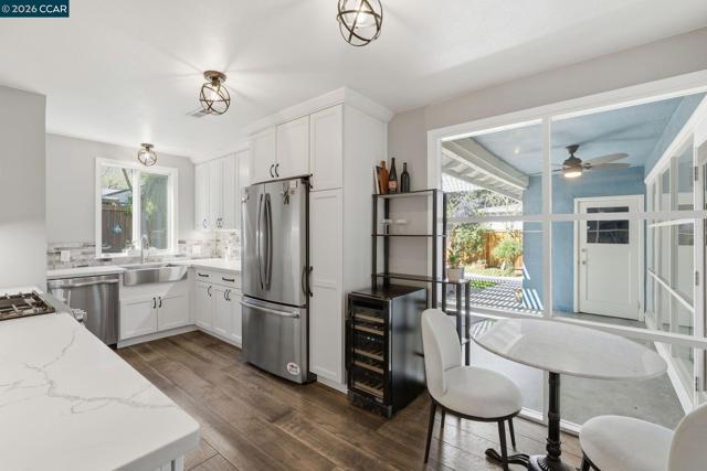 Image 4 of 28 For 2105 Holbrook Drive