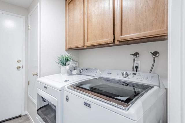 1689 Via Laguna, San Mateo CA: https://media.crmls.org/mediaz/8d8f7846-be8e-464a-acc9-c8e196f6503c.jpg