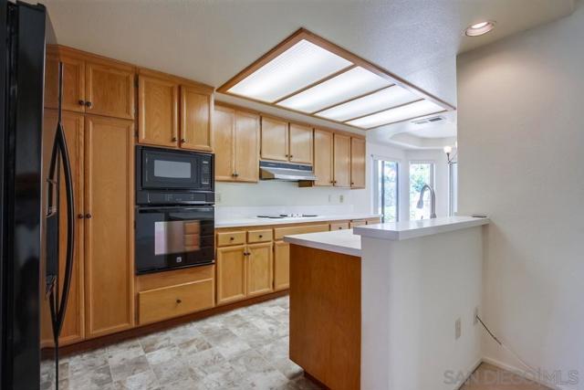 11742 Avenida Sivrita, San Diego CA: https://media.crmls.org/mediaz/8d8fe593-5ac4-4a36-b66d-88d65c4ad7bc.jpg