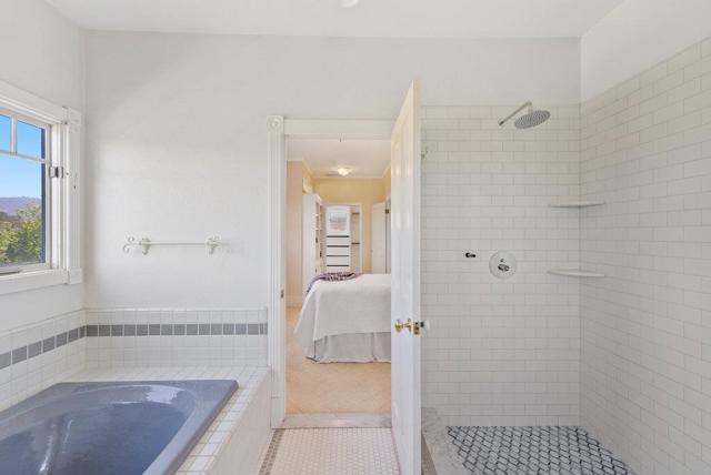 180 Dicicco Terrace, Watsonville CA: https://media.crmls.org/mediaz/8d8ffa78-41db-43d8-909a-7cd65a6ae9c7.jpg