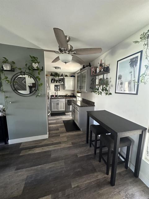 Detail Gallery Image 3 of 16 For 1401 Reed Ave #3,  San Diego,  CA 92109 - 1 Beds | 1 Baths