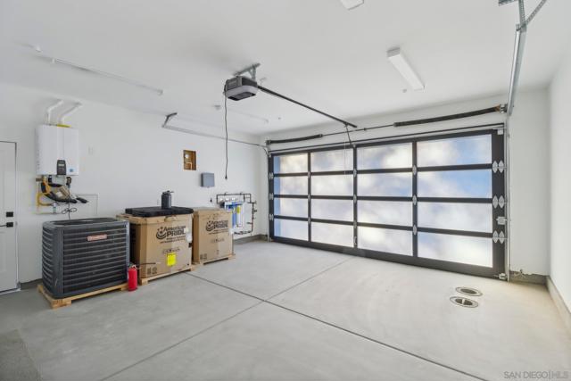 2936 Copley Ave, San Diego CA: https://media.crmls.org/mediaz/8d908b91-729a-4d38-89c7-f31bfd0a3fff.jpg