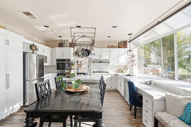 Detail Gallery Image 12 of 56 For 2763 Canyon Oak Pl, Escondido,  CA 92029 - 5 Beds | 3 Baths