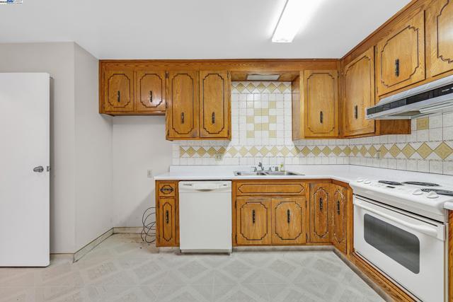 Image 8 of 33 For 1560 Vining Dr