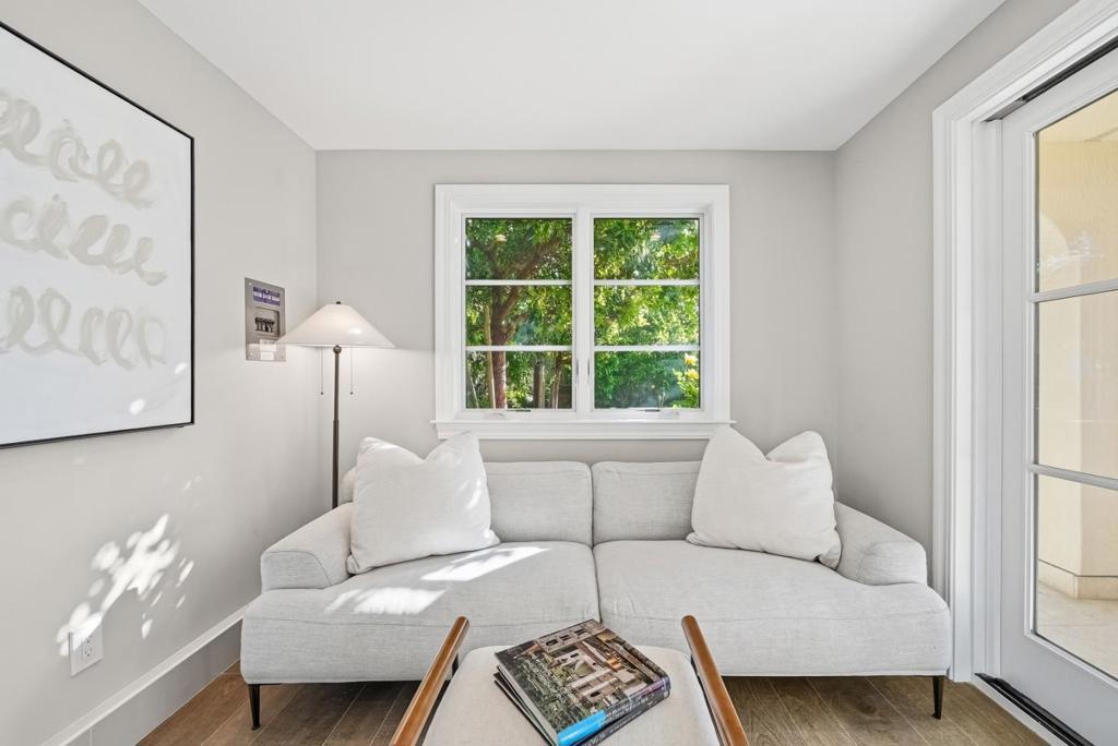 https://media.crmls.org/mediaz/8d90d570-e097-4417-9bc1-7beb31261044.jpg?preset=X-Large