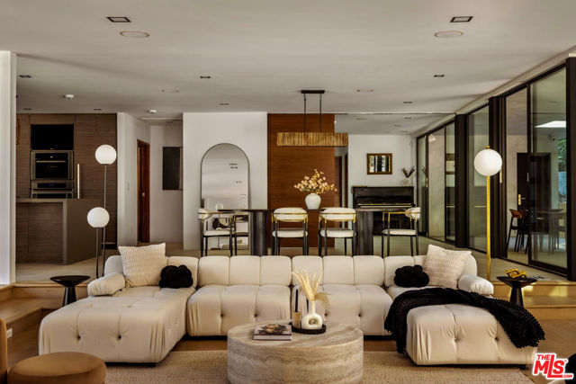 9991 Liebe Drive, Beverly Hills CA: https://media.crmls.org/mediaz/8d90e4dc-5b4c-4ff4-adac-ae76bde1ef33.jpg