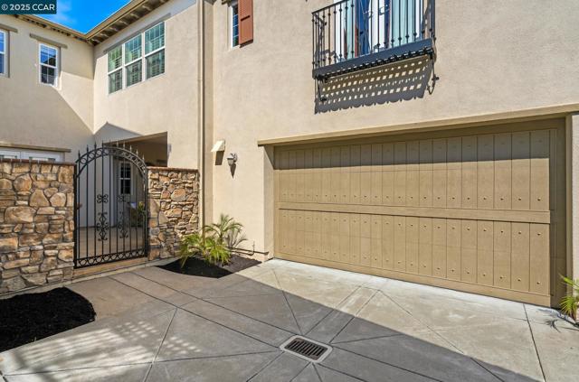 206 Glory Lily Ct, San Ramon CA: https://media.crmls.org/mediaz/8d915dfd-3598-4dd8-ab08-a753718131b6.jpg
