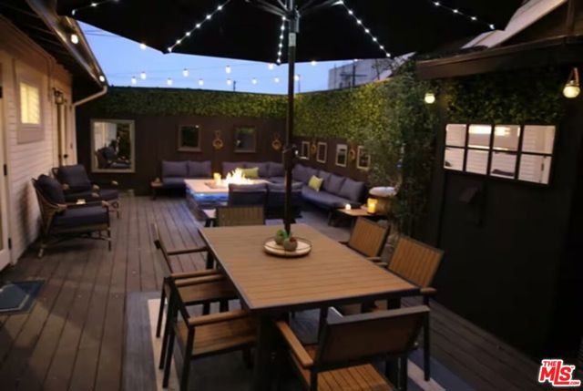 725 N Harvard Boulevard, Los Angeles CA: https://media.crmls.org/mediaz/8d91c5bf-49e1-40ac-ab5e-025715df3485.jpg