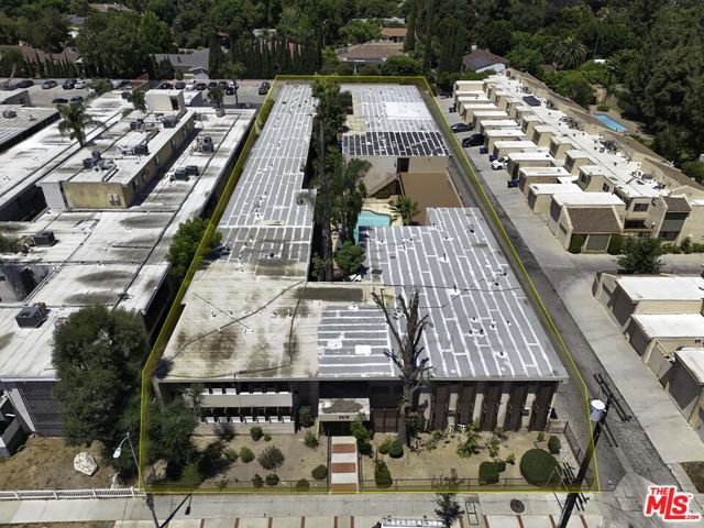 8615 Balboa Boulevard, Northridge CA: https://media.crmls.org/mediaz/8d920404-23c2-4c28-8fa5-ae7033614436.jpg
