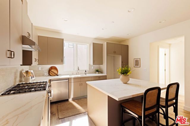 1544 Chia Way photo 8