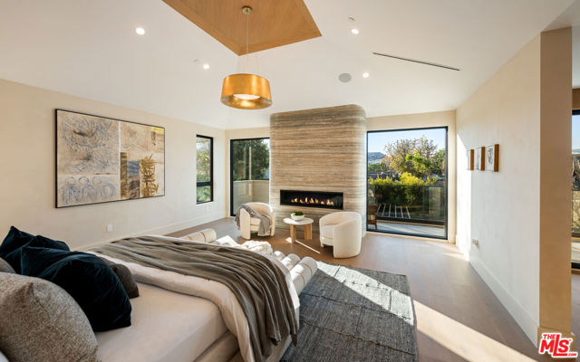 Drew Fenton | 565 Toyopa Drive Pacific Palisades CA | MLS: 7523707 Drew Fenton | 565 Toyopa Drive Pacific Palisades CA | MLS: 7523707