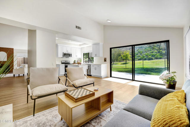 4188 Minnecota Drive, Thousand Oaks CA: https://media.crmls.org/mediaz/8d949cd6-3ed8-455a-9322-a0c6d2610a02.jpg
