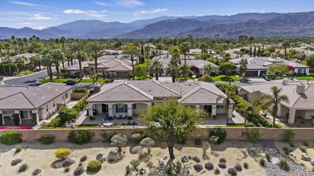 50 Toscana E Way, Rancho Mirage CA: https://media.crmls.org/mediaz/8d95156a-9d2f-4ff9-bfcb-0e2b019c8aa9.jpg