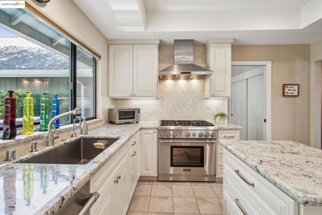 1037 Silverhill Dr, Lafayette CA: https://media.crmls.org/mediaz/8d955c23-7385-4383-8a30-4a1e77b0ad97.jpg