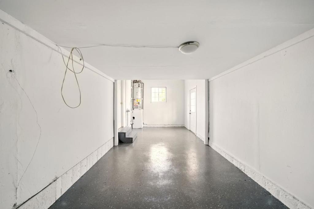 https://media.crmls.org/mediaz/8d957907-7217-4389-a0cc-069c60722570.jpg?preset=X-Large