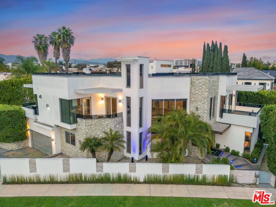 6379 Colgate Avenue — Contemporary
