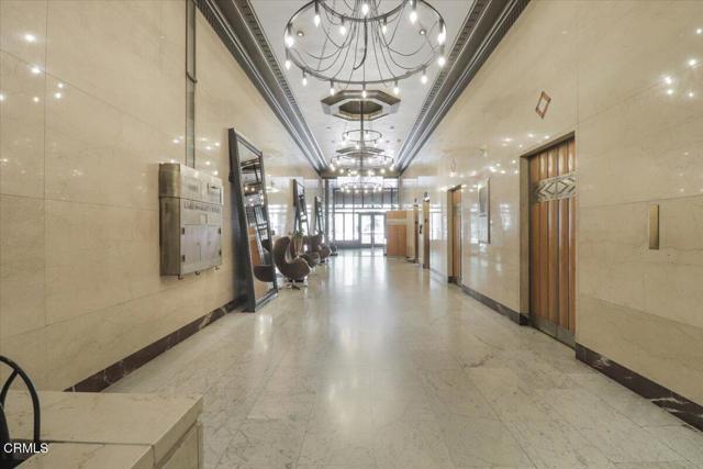 460 S Spring Street, Los Angeles CA: https://media.crmls.org/mediaz/8d96e210-098f-4fd9-9a77-6d3453ebe0b4.jpg