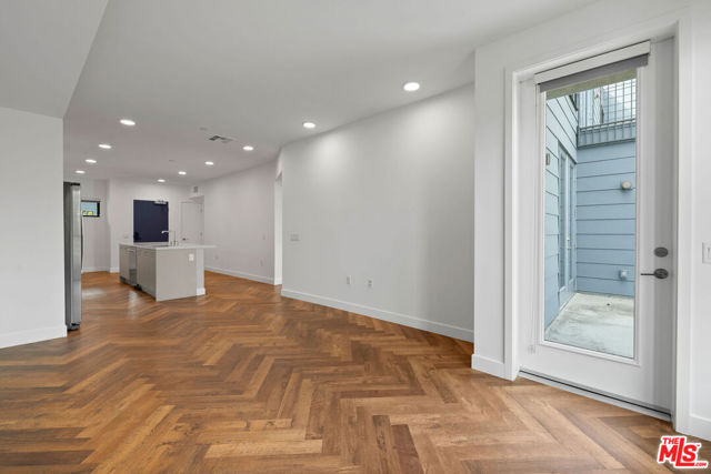 1250 N Fairfax Avenue, West Hollywood CA: https://media.crmls.org/mediaz/8d96e7c5-f151-4d46-834d-53acd2086ac4.jpg