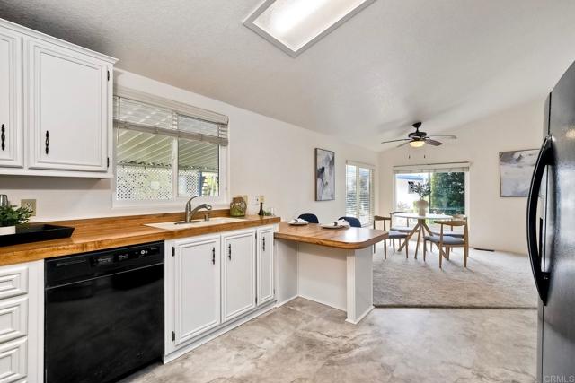 6496 Friendly Place, Carlsbad CA: https://media.crmls.org/mediaz/8d976e09-868d-4377-b81a-8d1b27e4efca.jpg