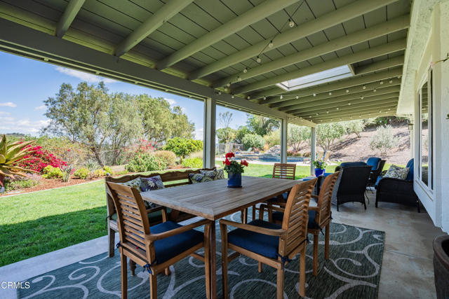 6065 Cielo Vista Court, Camarillo CA: https://media.crmls.org/mediaz/8d97914d-489c-4f45-8754-2413c12fcadb.jpg