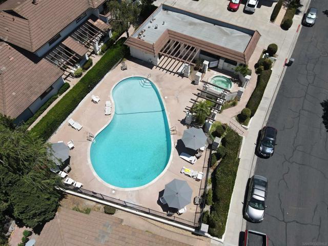 9793 Caminito Cuadro, San Diego CA: https://media.crmls.org/mediaz/8d98056c-cd27-4ecb-b2dd-671e0ef47afc.jpg