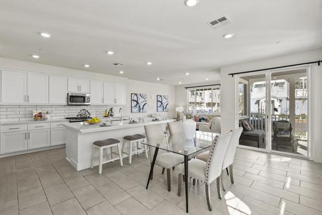 9476 Seawind Way, Newark CA: https://media.crmls.org/mediaz/8d981751-c853-48f8-b7f7-479d7607cee6.jpg